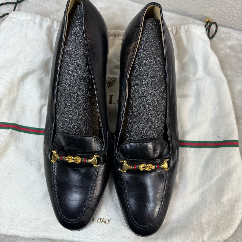 Gucci Black Leather Pumps With Gold Accent Sz:37.5 -7